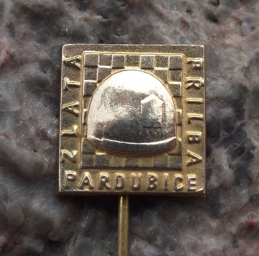 Vintage Pardubice Golden Helmet Motorbike Speedway Chequered Flag Pin Badge