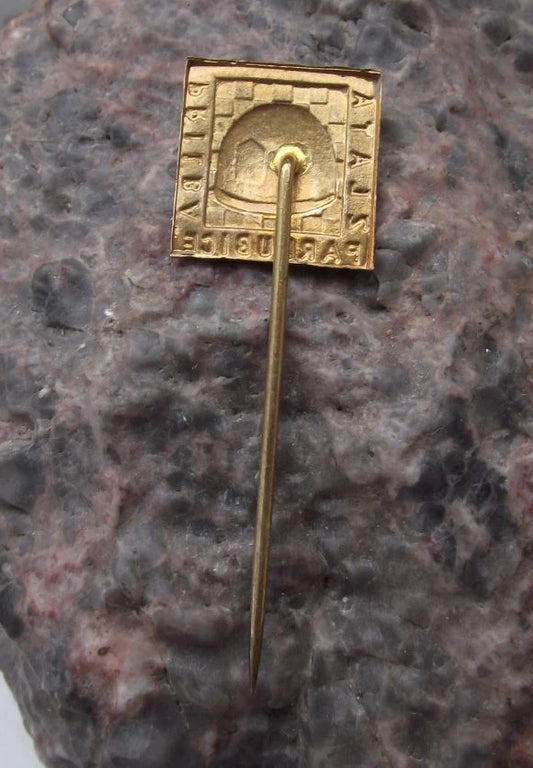 Vintage Pardubice Golden Helmet Motorbike Speedway Chequered Flag Pin Badge