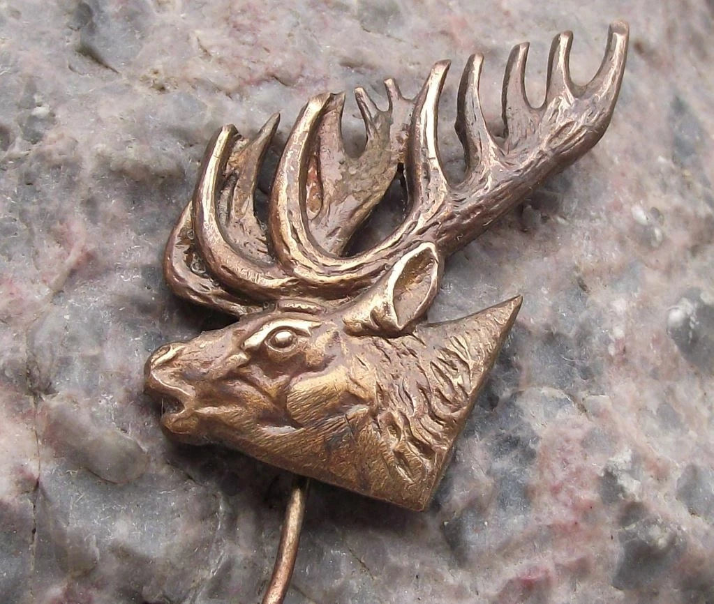 Vintage Roaring Stag Deer Hunt Head Long Antler Horns Hunter Hunting Pin Badge