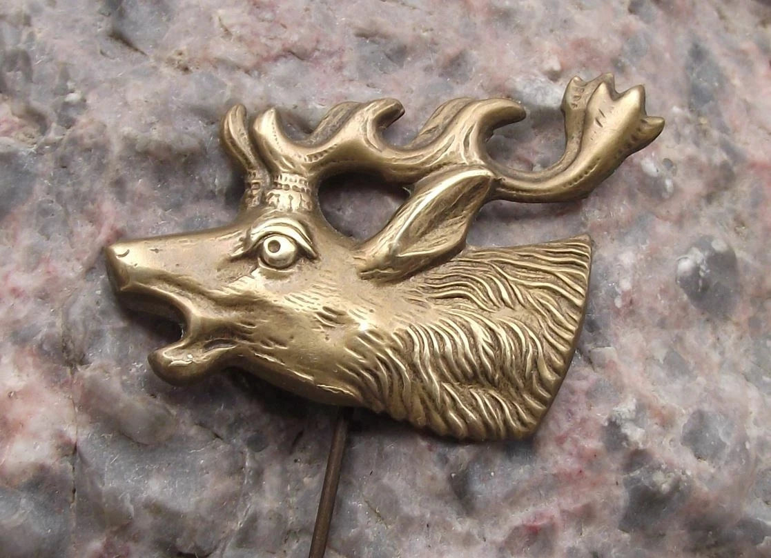 Vintage Roaring Stag Deer Hunt Head Long Antler Horns Hunting Hunter Pin Badge