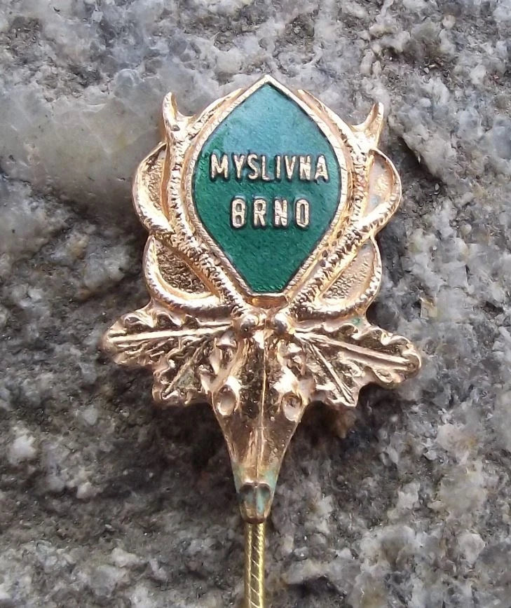 Vintage Brno Hunting Cabin Exhibition Deer Stag Skull Hunters Trophy Pin Badge