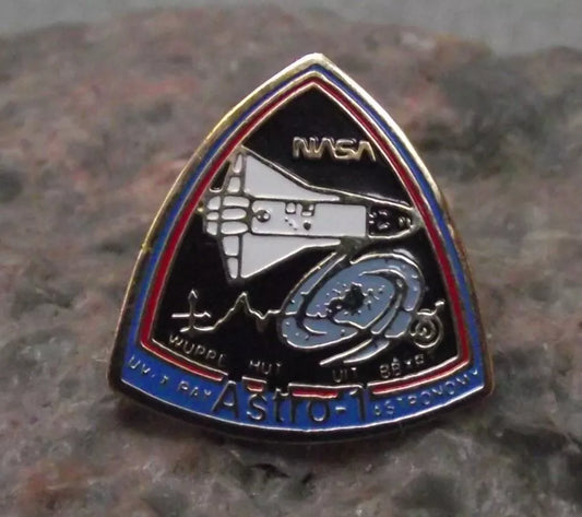 NASA Space Shuttle STS 35 Columbia Astro 1 Spacelab Telescope Tie Pin Badge