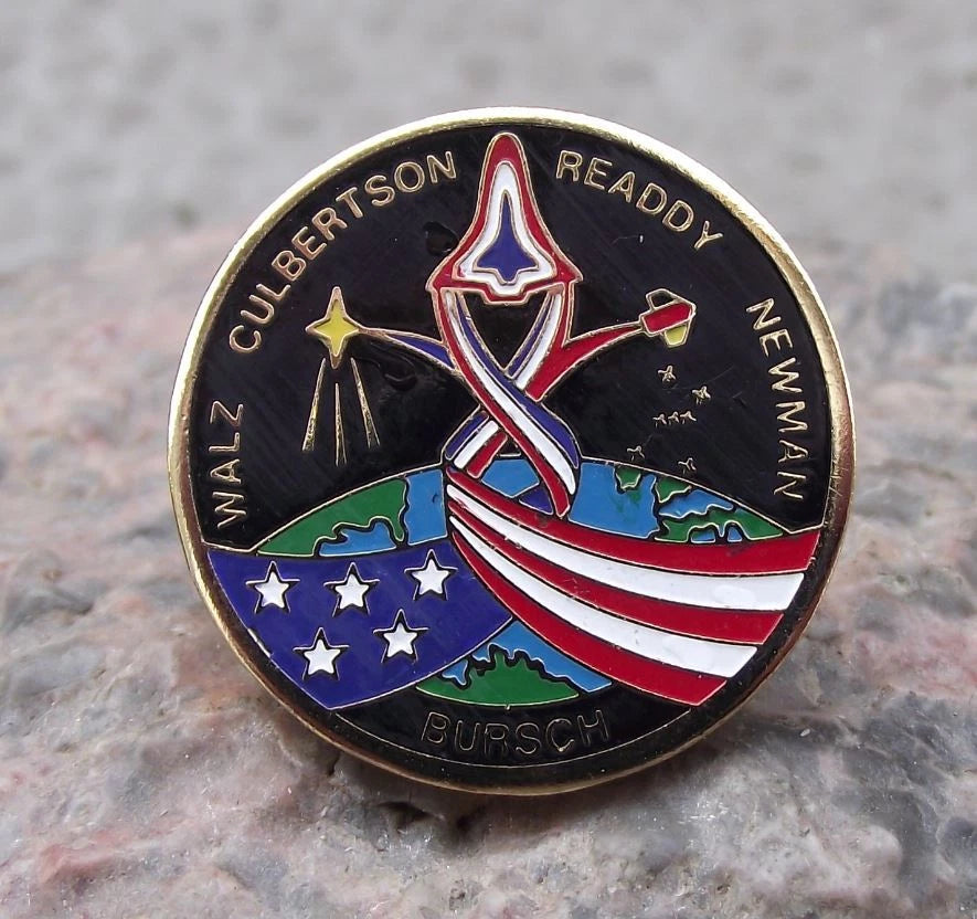 NASA Space Shuttle STS 51 Discovery ACTS Satellite Launch Mission Tie Pin Badge