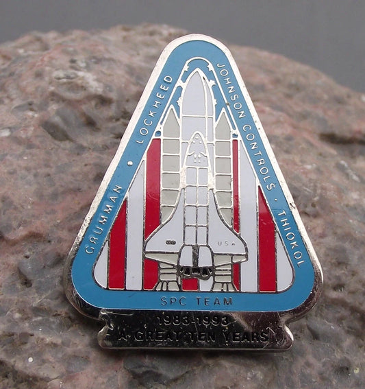 1993 NASA Space Shuttle 10th Anniversary A Great Ten Years Slogan Pin Badge