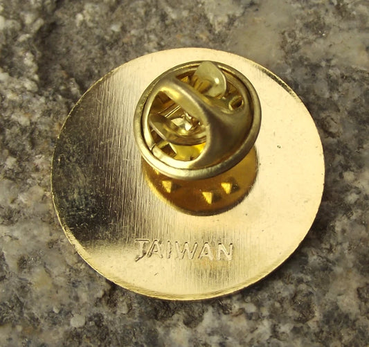 NASA Space Shuttle STS 93 Columbia Chandra Satellite Mission Tie Pin Badge