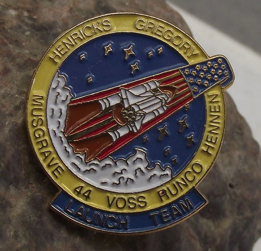 NASA Space Shuttle STS 44 Atlantis Department of Defense Mission Pin Badge