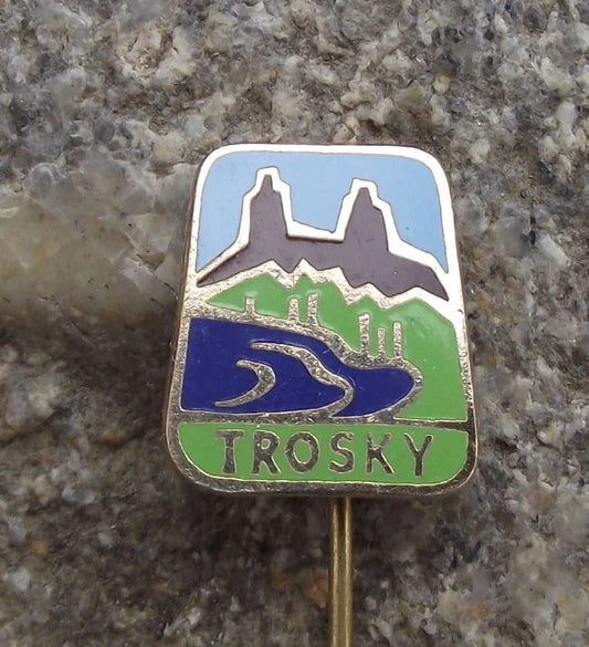 Vintage Trosky Castle Ruin Twin Volcano Czech Tourist Souvenir Pin Badge
