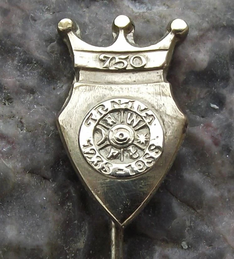 1988 Trnava Czech City Animated Astronomical Clock Town Anniversary Pin Badge