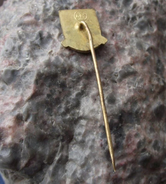 Vintage Štrbské Pleso Czech Heraldic Coat of Arms Tatra Mountains Pin Badge