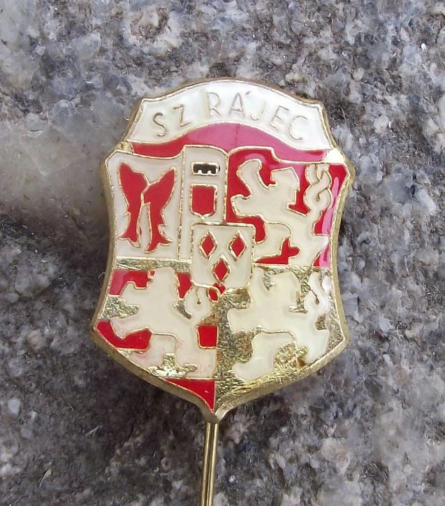 Vintage SZ Rájec nad Svitavou Castle State Palace Coat of Arms Pin Badge