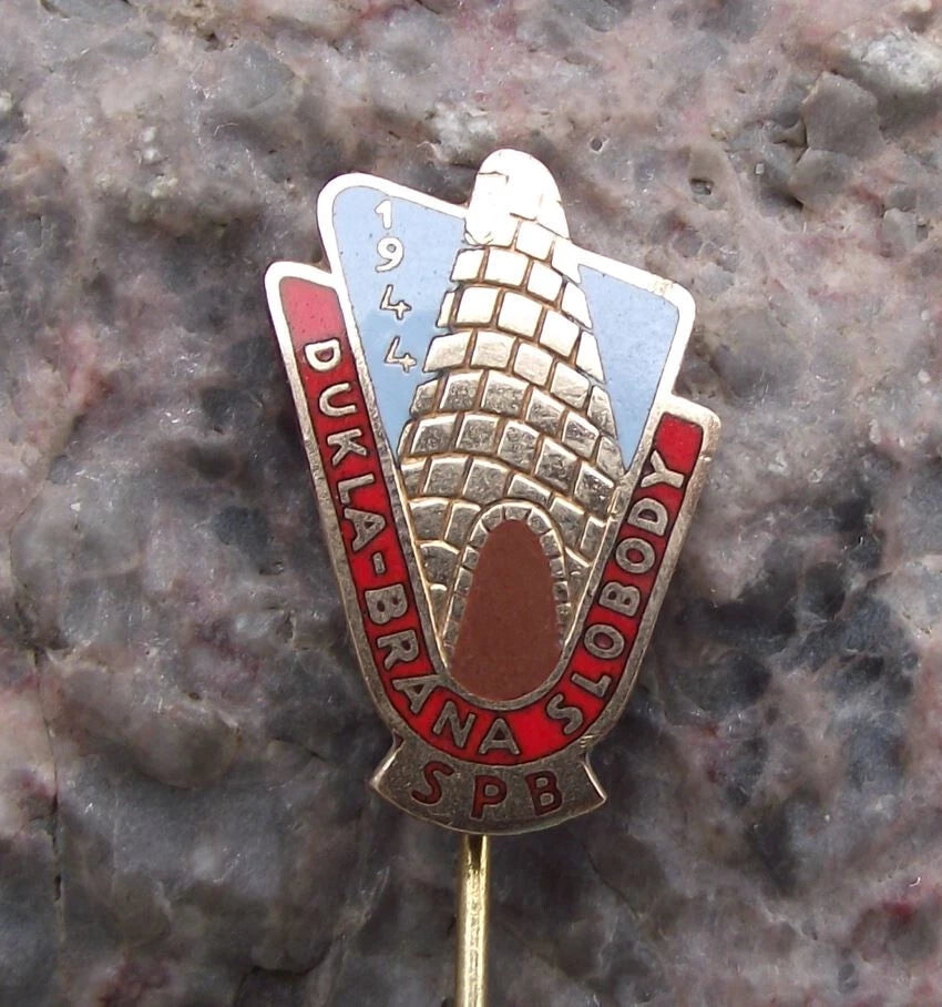 Vintage Dukla Pass Battle Memorial Czech Army 1st Division WW2 SPB Pin Badge