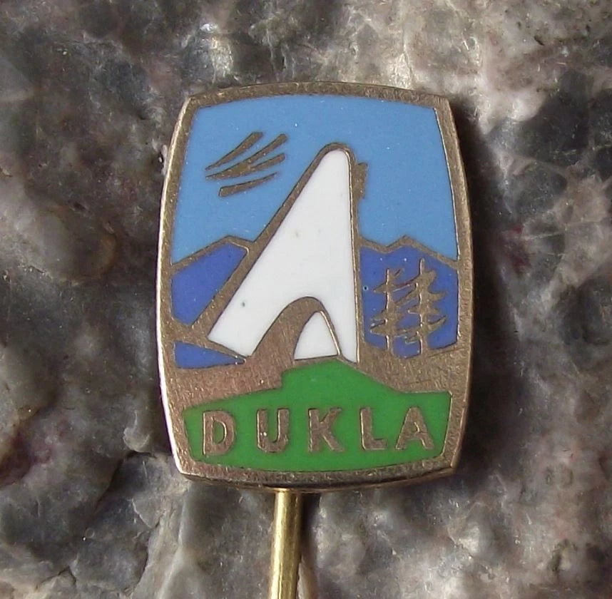 Dukla Pass Monument World War 2 WW2 European Liberation Battle Tourist Pin Badge