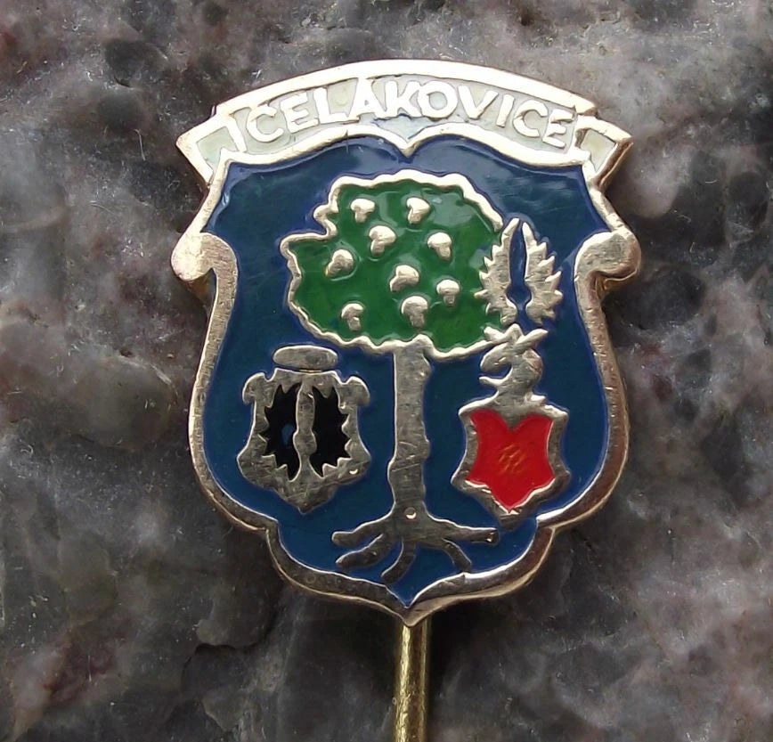 Vintage Celakovice Čelákovice Bohemia Oak Tree Heraldic Crest Shield Pin Badge
