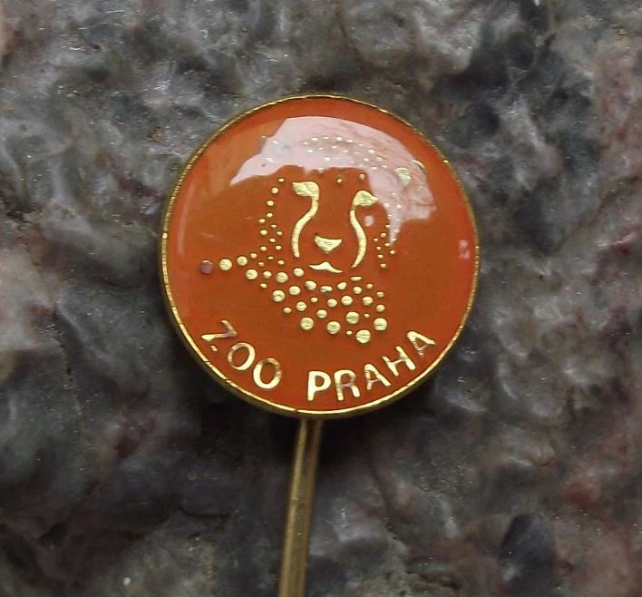 Vintage Prague Zoo African Wild Cat Spotted Cheetah Pin Badge