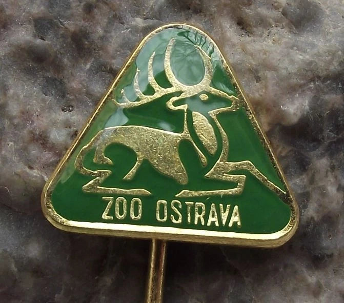Vintage Ostrava Zoo Chinese Pere David’s Deer Species Protection Pin Badge