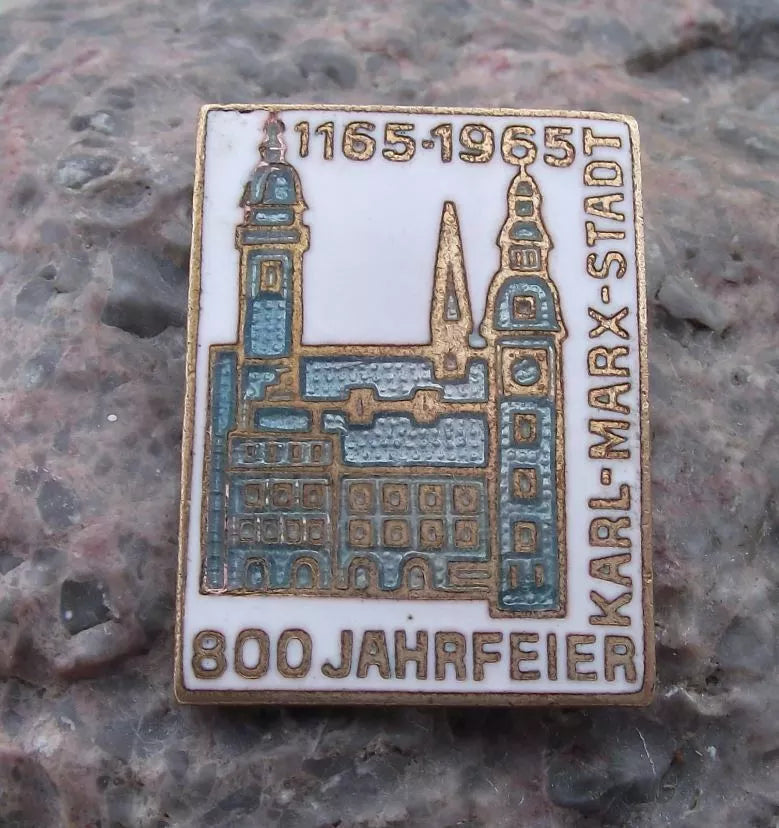 1965 Karl Marx Stadt DDR 800th Anniversary Town Hall Rathaus Pin Badge